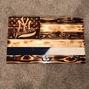 New York Yankees Wooden Wall Flag with Hooks
